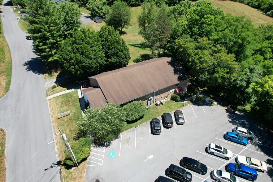 More Photos Of 1046 Terrace Dr, Marion Flex For Sale