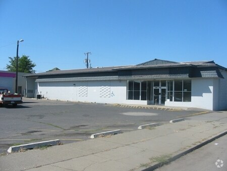 More Photos Of 4725 N Market St, Spokane Freestanding For Lease