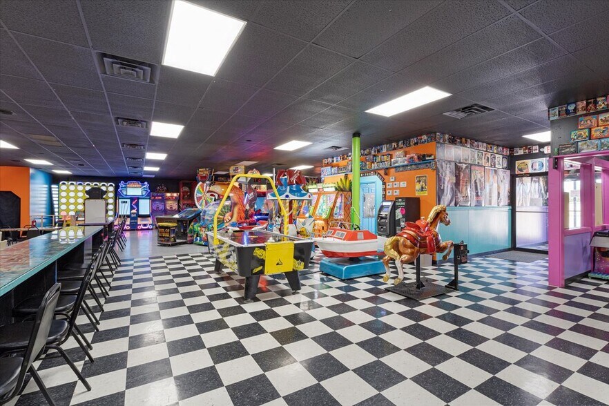 More Photos Of 1490 Highway 412 W, Siloam Springs Bowling Alley For Sale