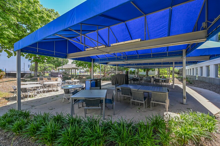 More Photos Of 5601 Headquarters Dr, Plano Office For Sale