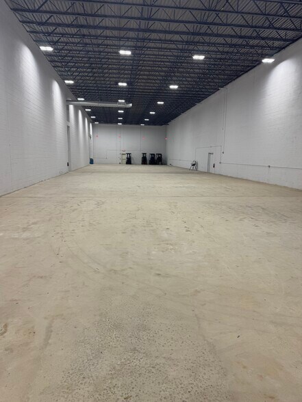 More Photos Of 388 US Highway 22 W, Readington Warehouse For Lease