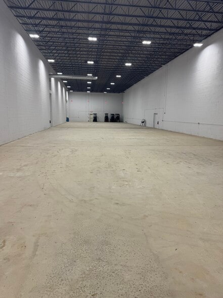 More Photos Of 388 US Highway 22 W, Readington Warehouse For Lease