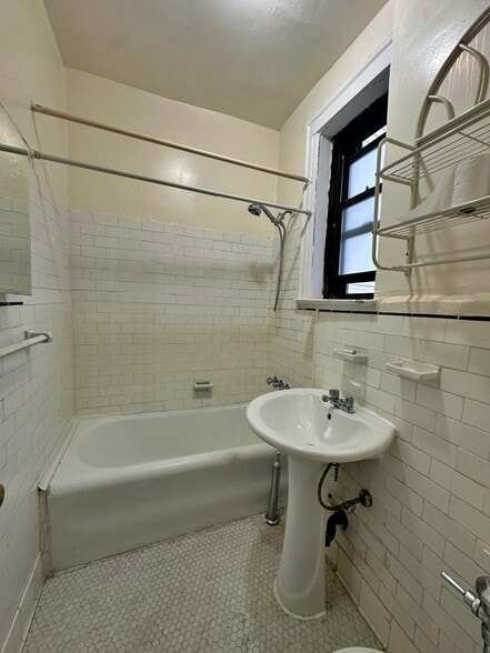 More Photos Of 3014 29th St, Long Island City Apartments For Sale