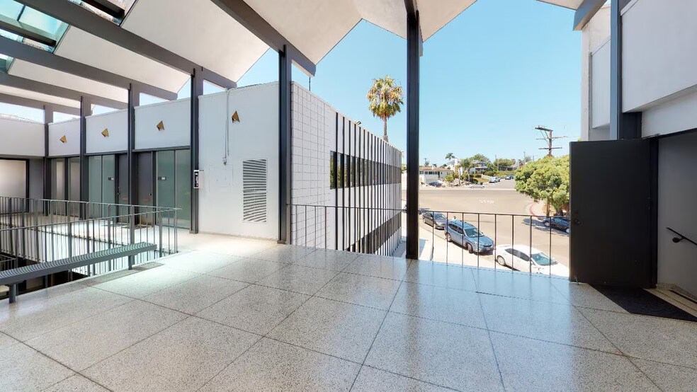 More Photos Of 3065 Rosecrans Pl, San Diego Loft Creative Space For Sale