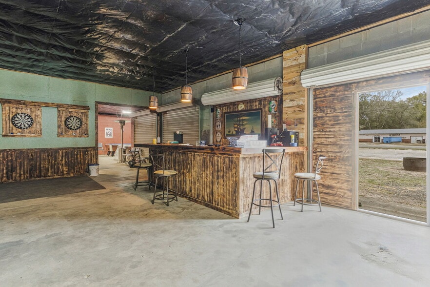 More Photos Of 6173 Stewart St, Milton General Retail For Sale