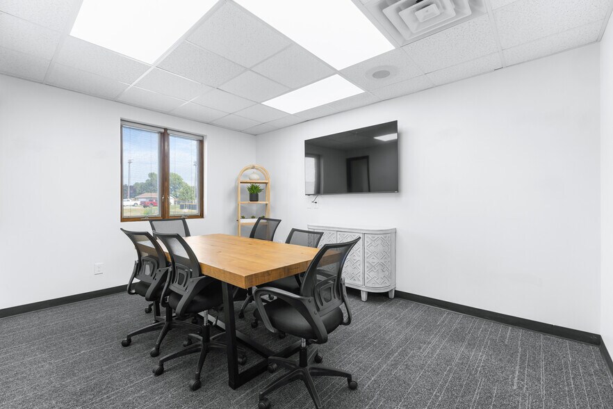 More Photos Of 277 N 9th St, De Pere Medical For Lease