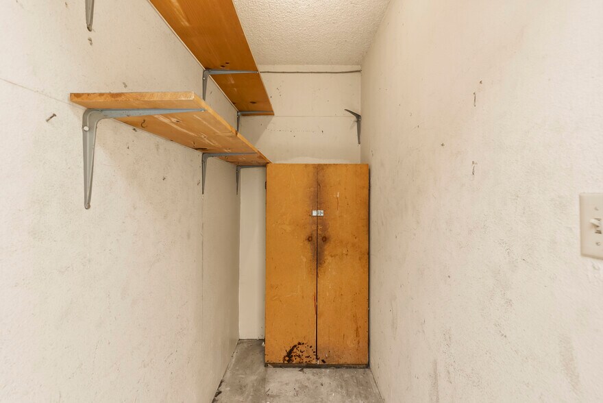 More Photos Of 6945 Imperial Ave, San Diego Storefront Retail Residential For Sale