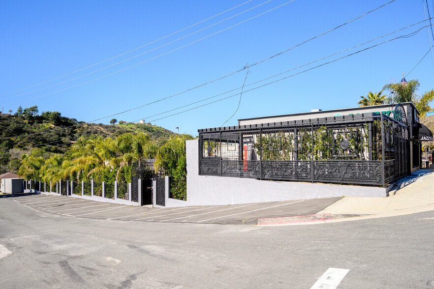 More Photos Of 6500 Foothill Blvd, Tujunga Restaurant For Sale