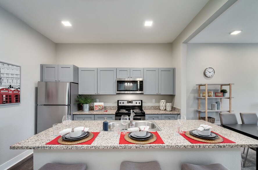 More Photos Of 300 S Logan St, Denver Apartments For Lease