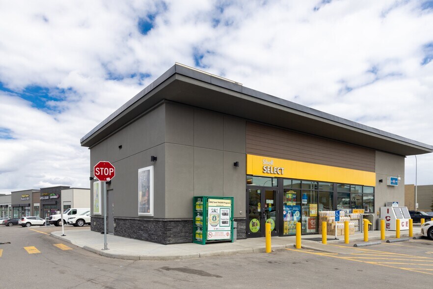 More Photos Of 11877 Sarcee Trail NW, Calgary Unknown For Lease