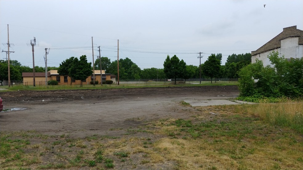 More Photos Of 700 Marquette St, Bay City Industrial For Sale