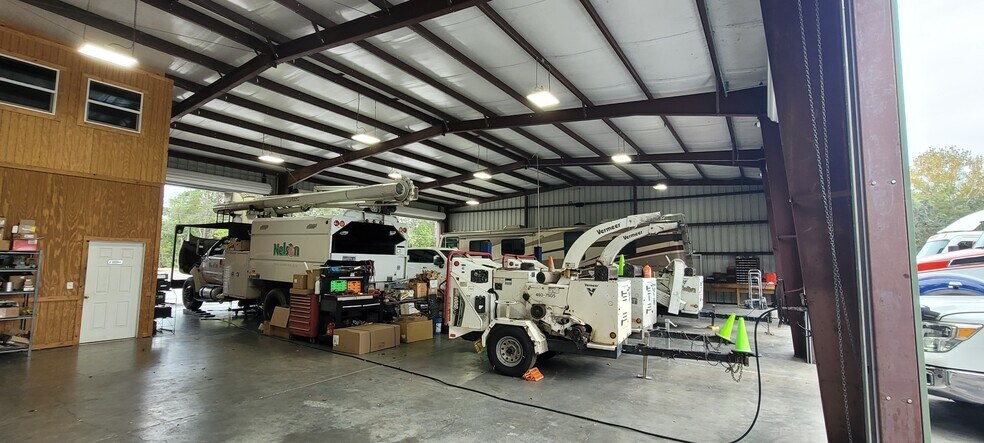 More Photos Of 31515 Blue Star Hwy, Midway Warehouse For Lease