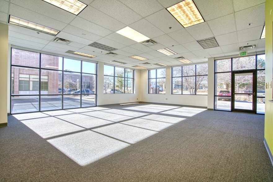 More Photos Of 590 Burbank St, Broomfield Flex For Lease