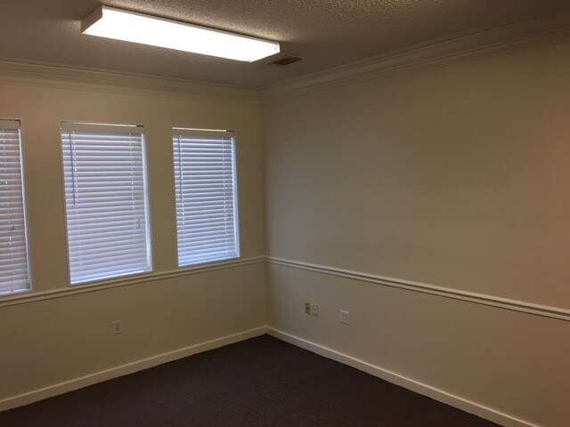 More Photos Of 11715 Bricksome Ave, Baton Rouge Office For Sale
