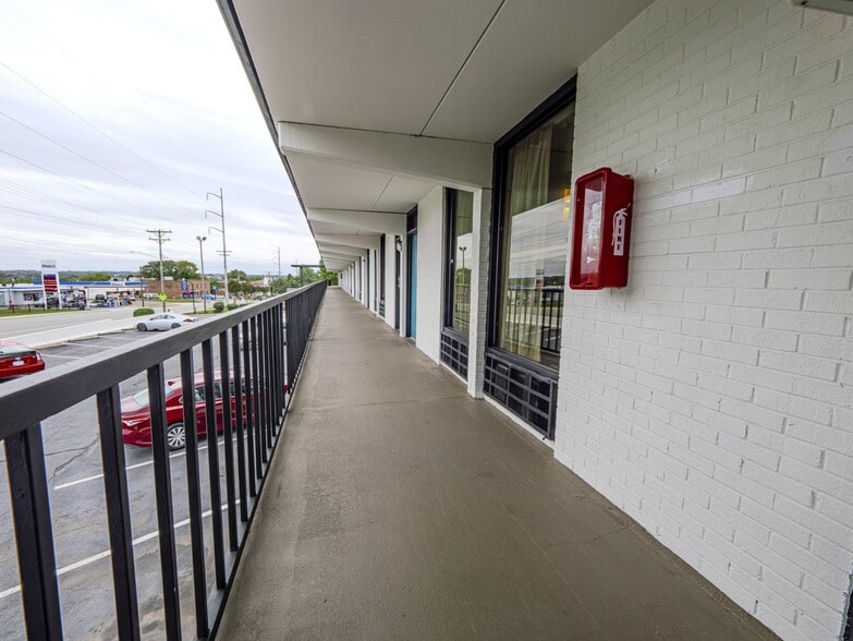 More Photos Of 200 S Broad St, Winston-Salem Hotel For Sale