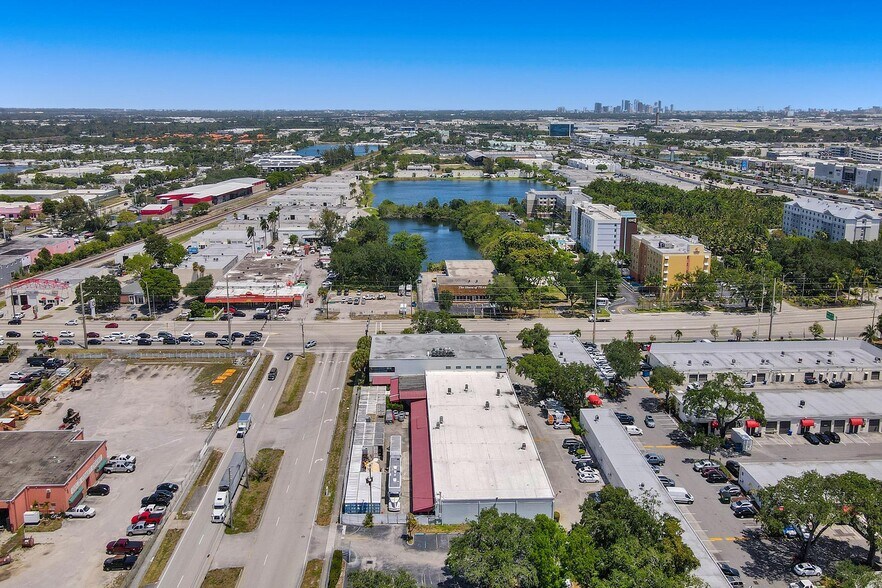 More Photos Of 2870 Stirling Rd, Hollywood Light Distribution For Sale