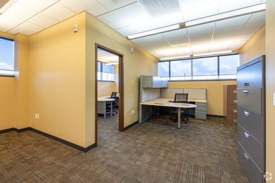 More Photos Of 4000 Quebec St, Denver General Retail For Sale