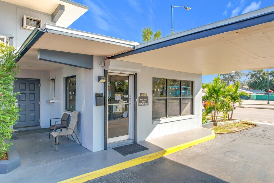 More Photos Of 307 E Vine St, Kissimmee Hotel For Sale