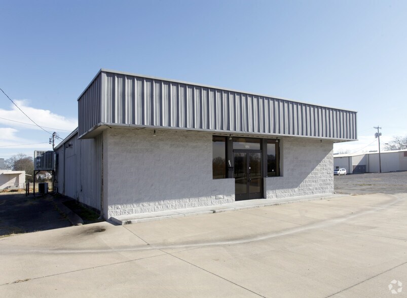 More Photos Of 551 Blythe Ave, Gallatin Freestanding For Lease