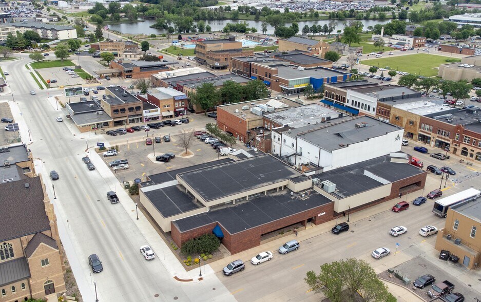 More Photos Of 301 N Main St, Austin Office For Sale