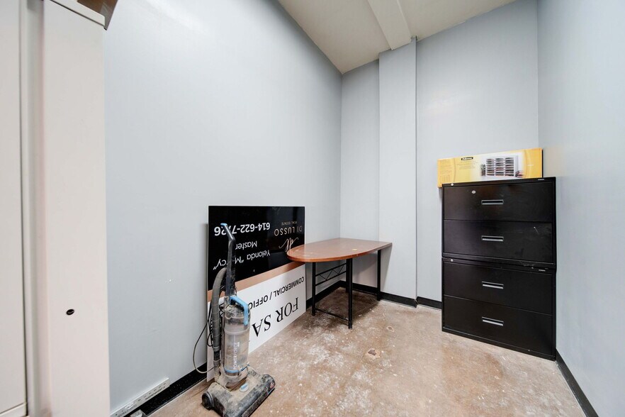 More Photos Of 4133 E Main St, Columbus Storefront Retail Office For Sale