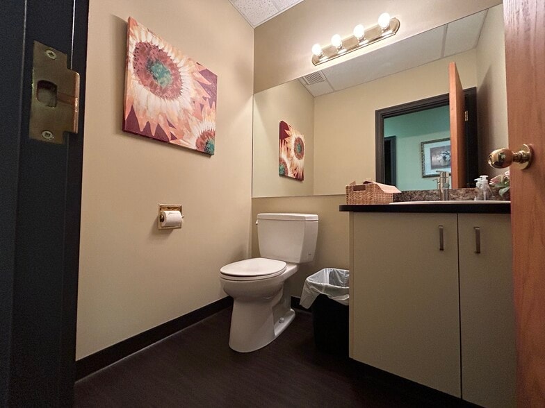 More Photos Of 16844-16880 111 Av NW, Edmonton Office For Sale