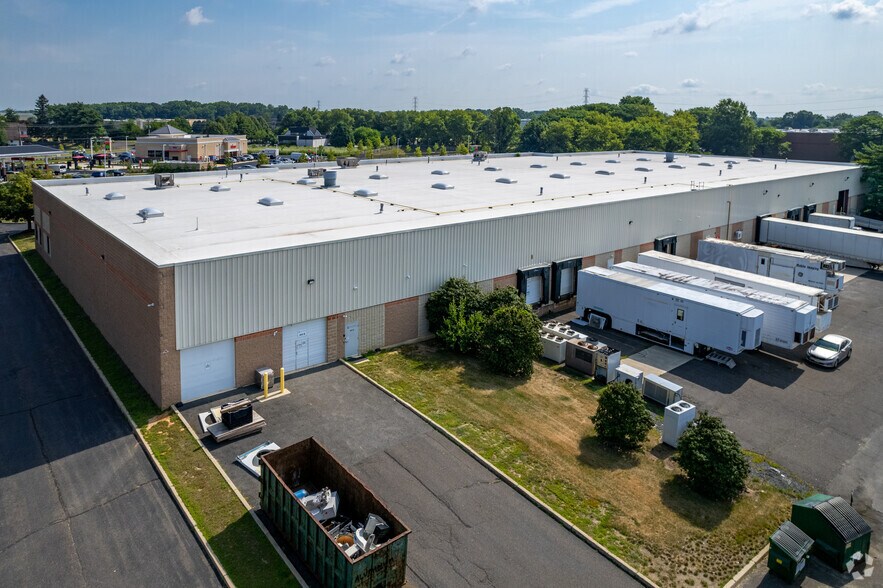 More Photos Of 400 Highland Dr, Westampton Manufacturing For Lease
