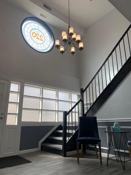 More Photos Of 220 Mineola Blvd, Mineola Office For Lease