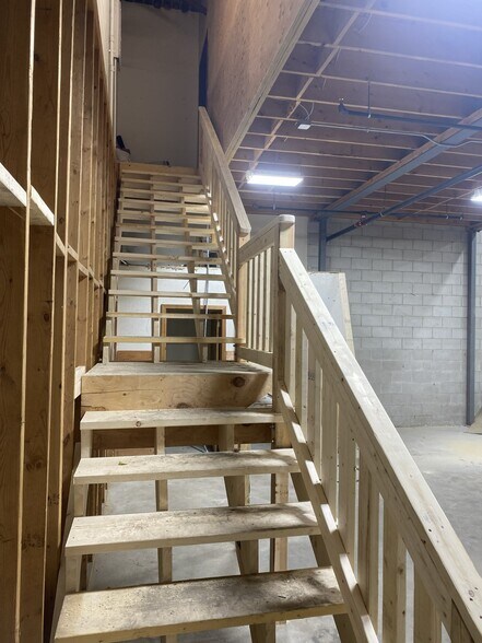 More Photos Of 662 Clark Rd, Tewksbury Warehouse For Lease