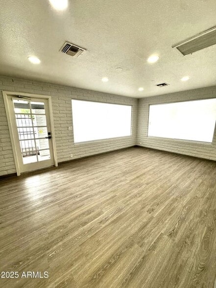 More Photos Of 600 E University Dr, Mesa Medical For Lease