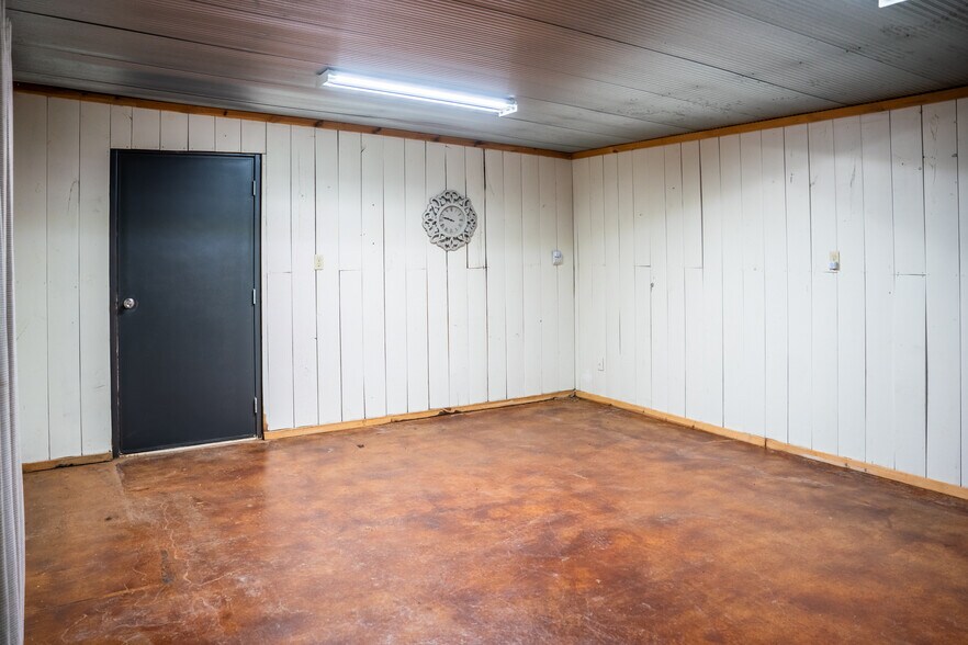 More Photos Of 1002 Old 66 Rd, Hydro Land For Sale