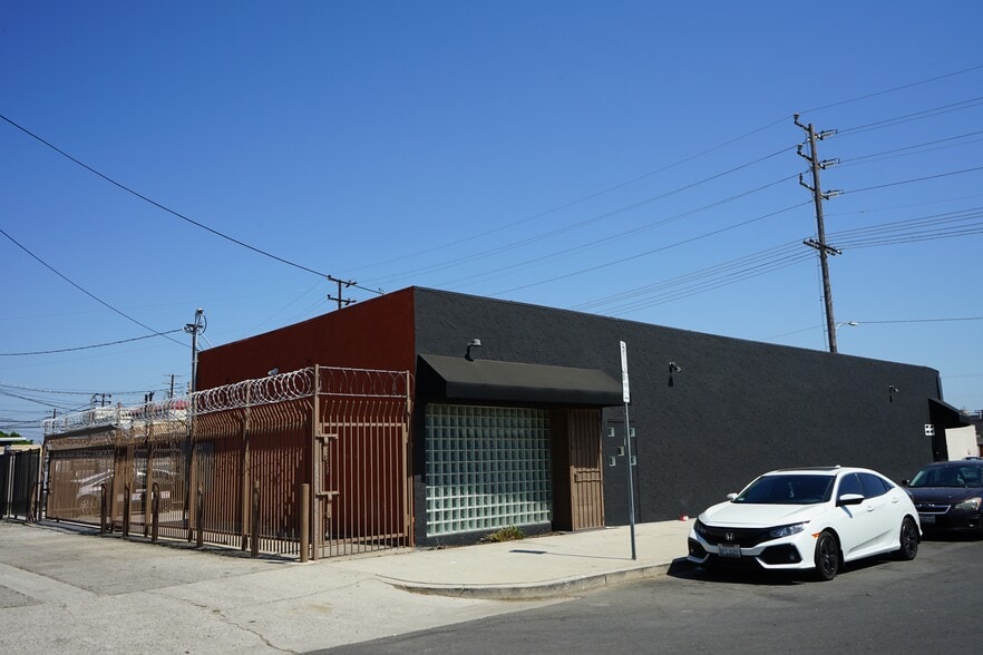 More Photos Of 10623 Burbank Blvd, North Hollywood Loft Creative Space For Sale