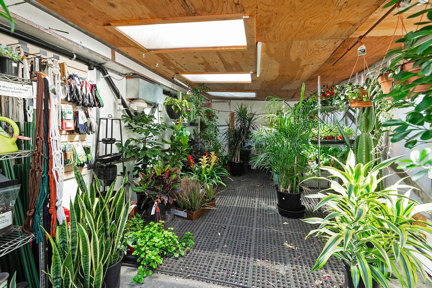 More Photos Of 2194 E Fort Union Blvd, Salt Lake City Freestanding For Sale