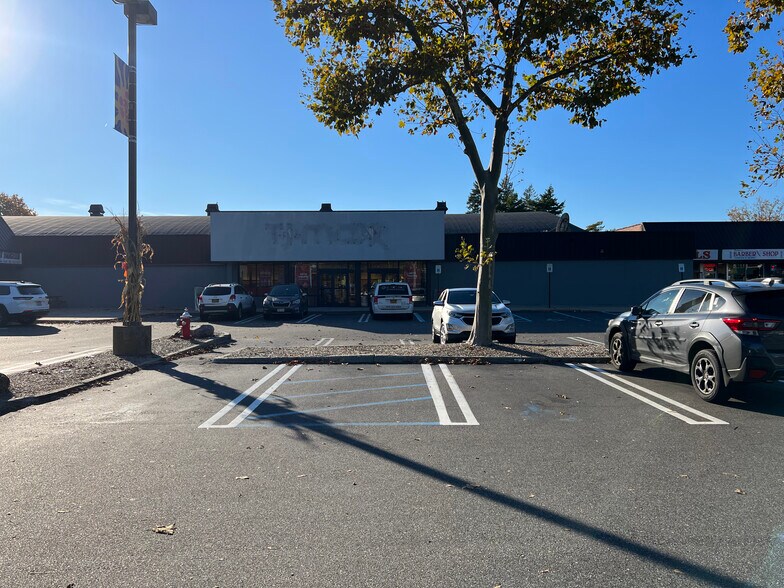 More Photos Of 410-442 S Oyster Bay Rd, Hicksville Freestanding For Lease