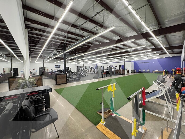 More Photos Of 602 Meyer St, Sealy Freestanding For Lease