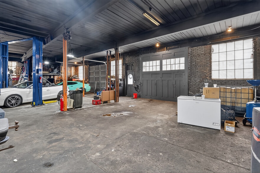 More Photos Of 134 Sterry St, Pawtucket Flex For Sale