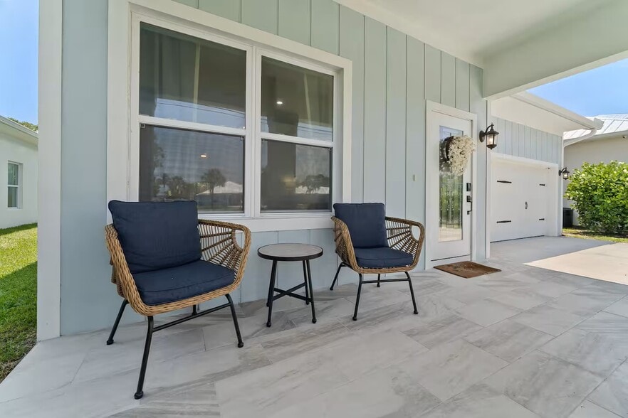 More Photos Of 1960 NE Dixie Hwy, Jensen Beach Apartments For Sale