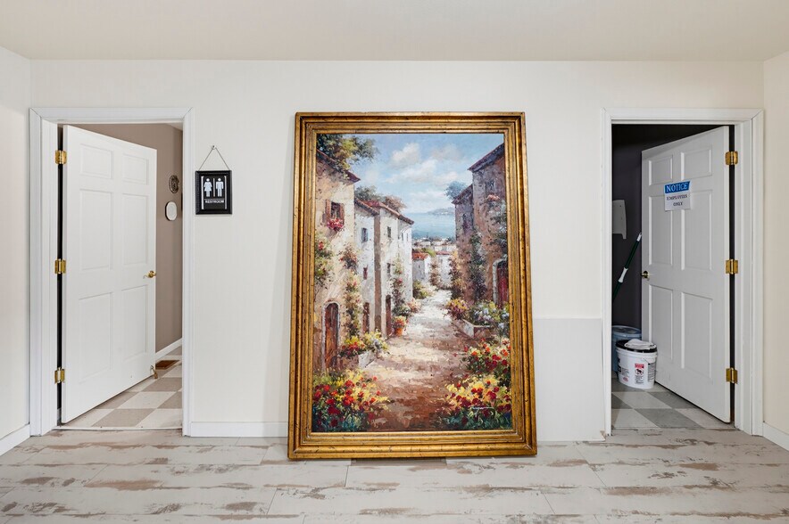 More Photos Of 158 Museum Dr, Hill City Restaurant For Sale
