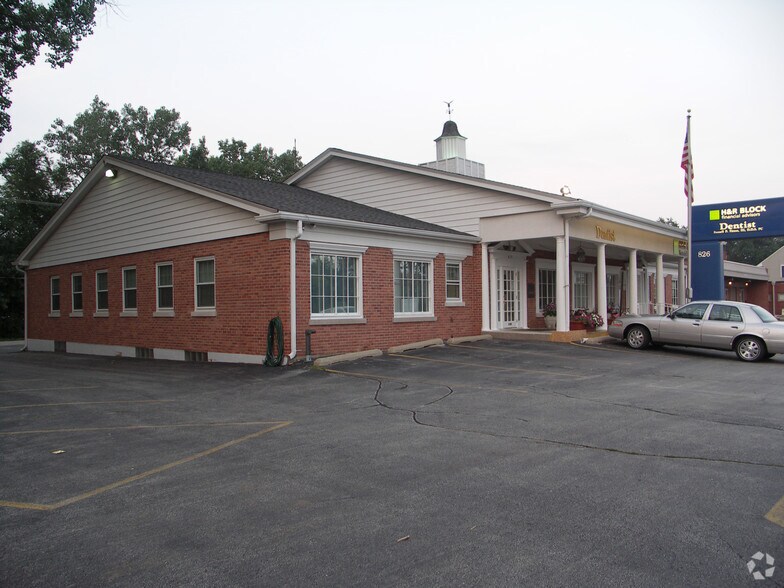 More Photos Of 820-826 S Northwest Hwy, Barrington Office For Lease