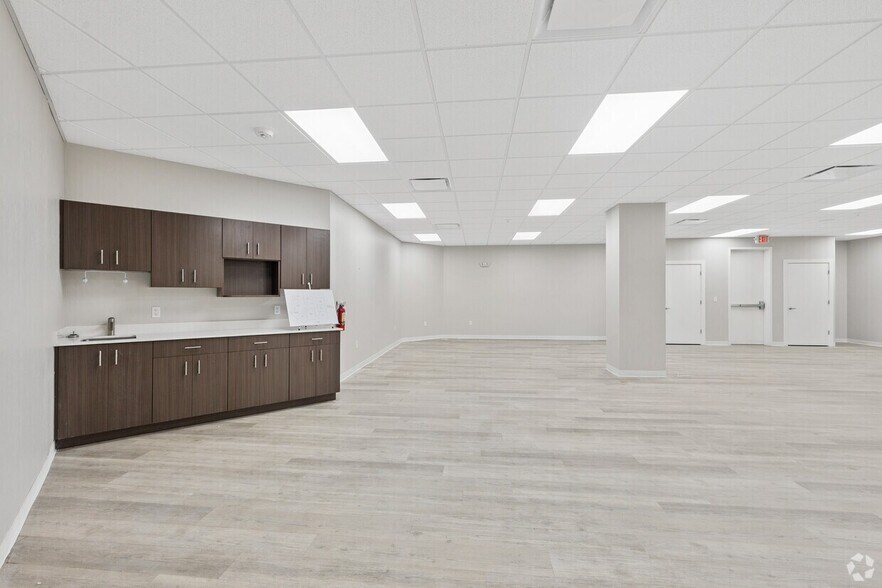 More Photos Of 28410 Bonita Crossing Blvd, Bonita Springs Unknown For Lease