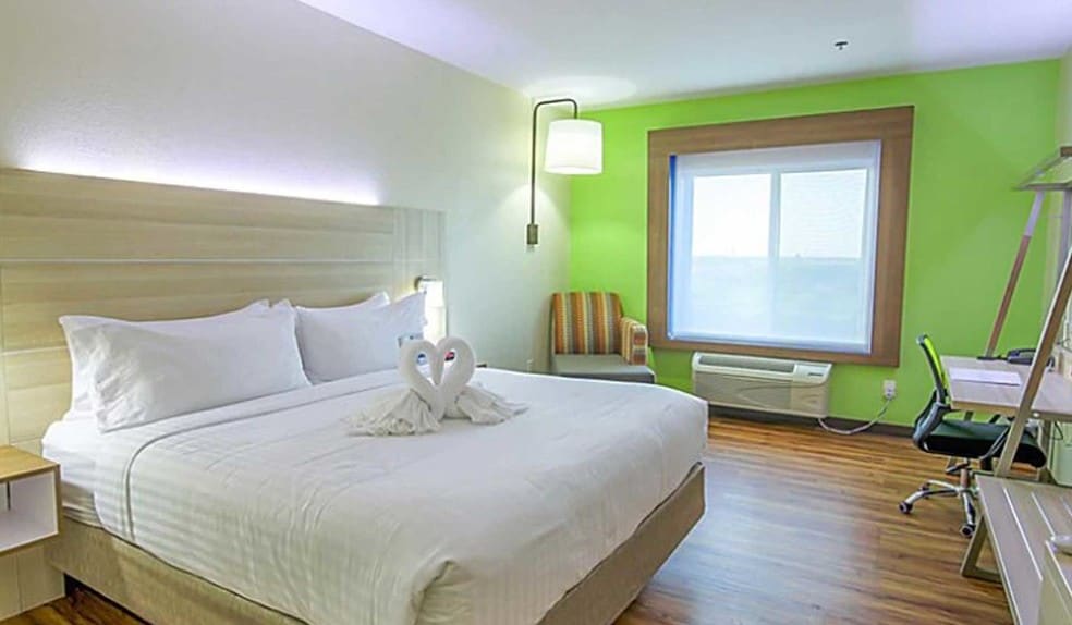 More Photos Of 220 N Expressway 77, Raymondville Hotel For Sale