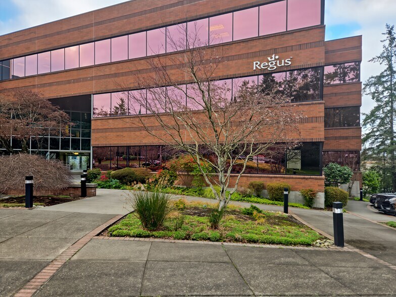 More Photos Of 11900 NE 1st St, Bellevue Coworking Space