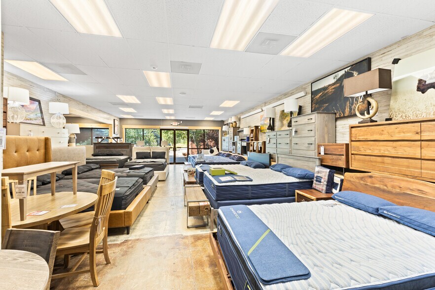 More Photos Of 1855 Shield Dr, Steamboat Springs Showroom For Sale