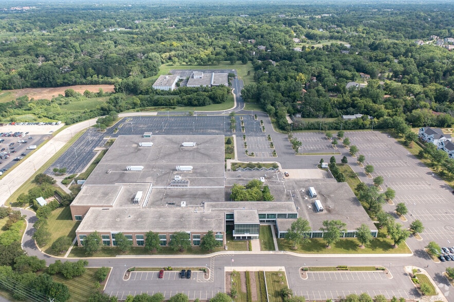 More Photos Of 540 W Northwest Hwy, Barrington Unknown For Lease