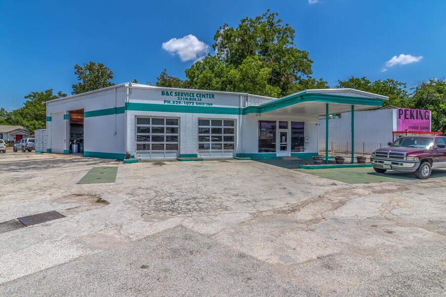 Primary Photo Of 211 N Business Ih 35, New Braunfels Flex For Sale