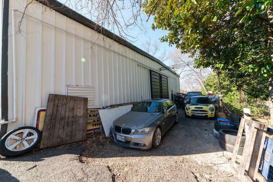 More Photos Of 803 Church St, Decatur Auto Repair For Sale