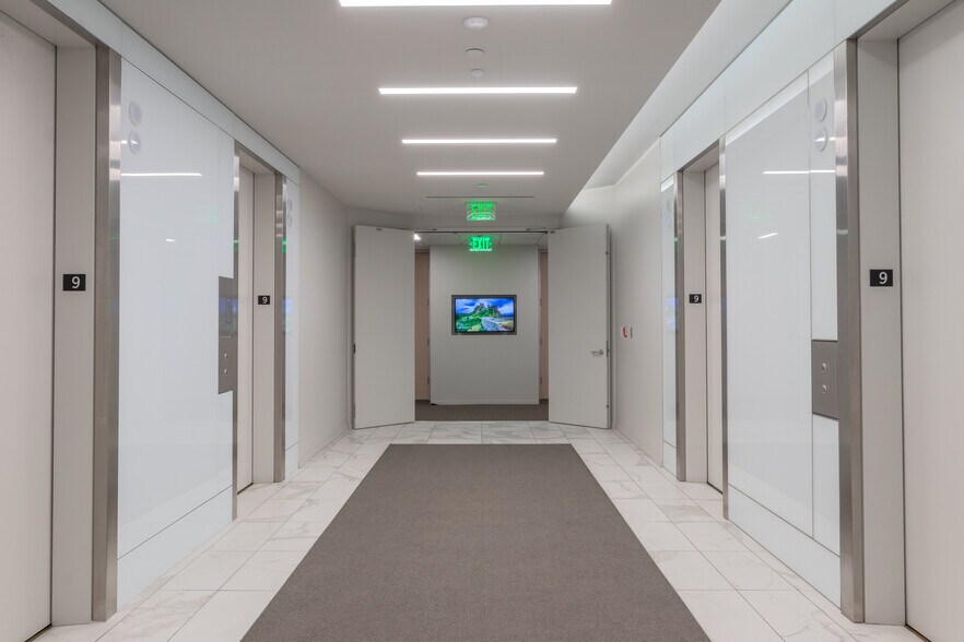 More Photos Of 725 S Figueroa St, Los Angeles Office For Lease