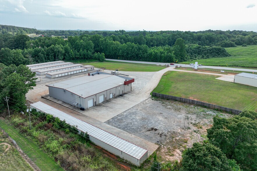 More Photos Of 6724 Cleveland Hwy, Clermont Warehouse For Lease
