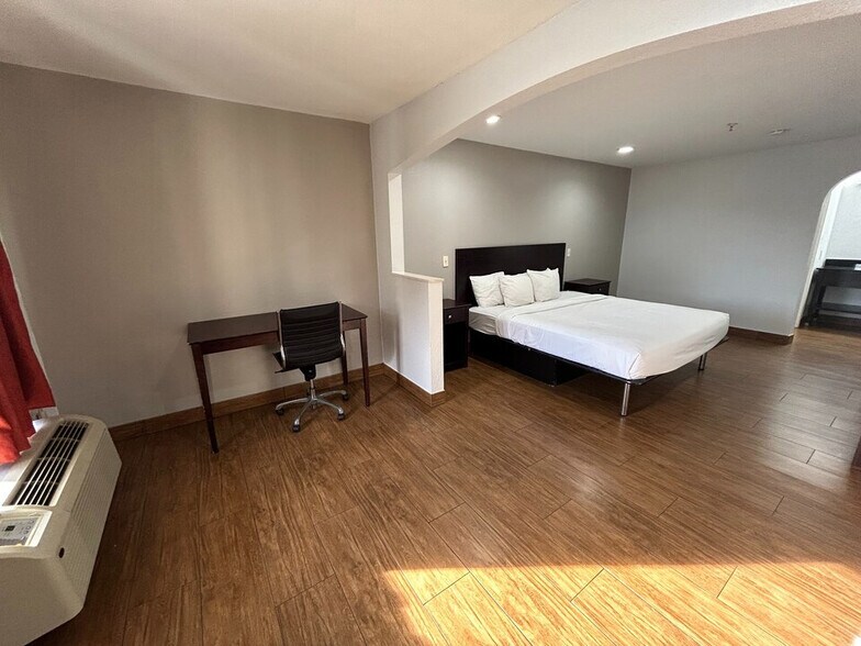 More Photos Of 125 Rushing Rd W, Denham Springs Hotel For Sale