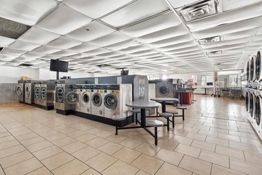 More Photos Of 2810 Williams Blvd, Kenner Restaurant For Sale